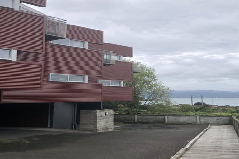 Photo of property in 16/2 Onslow Road, Khandallah, Wellington, 6035