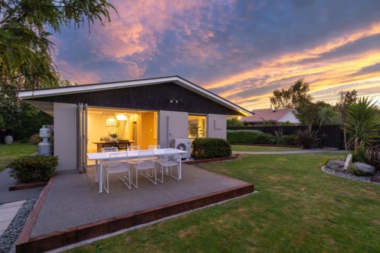 Photo of property in 8 Redwood Place, St Albans, Christchurch, 8052