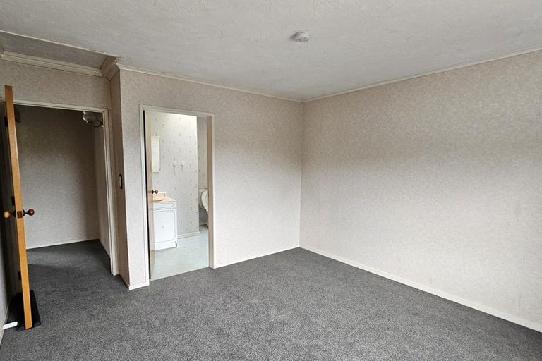 Photo of property in 5b Mclellan Street, Tawa, Wellington, 5028