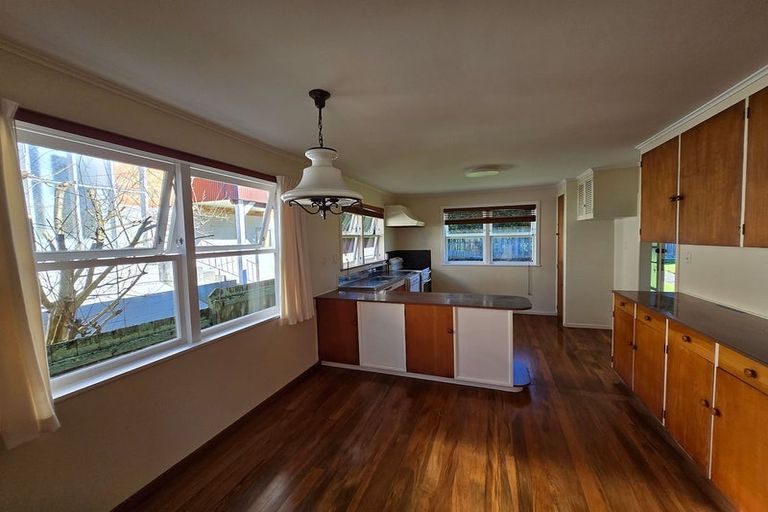 Photo of property in 40 Seabreeze Road, Narrow Neck, Auckland, 0624