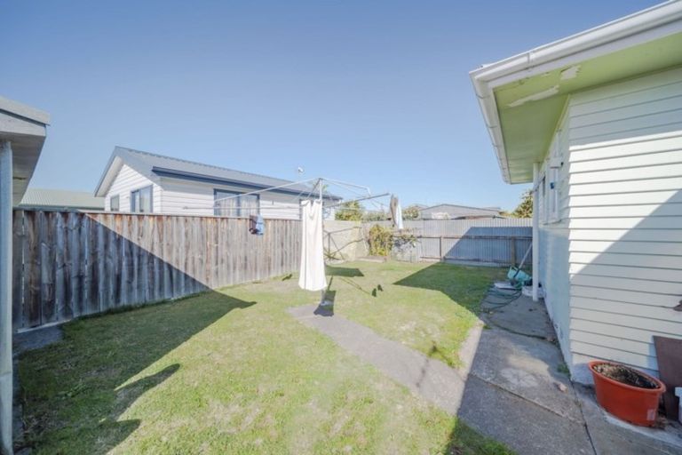 Photo of property in 18 Davidson Avenue, Pirimai, Napier, 4112