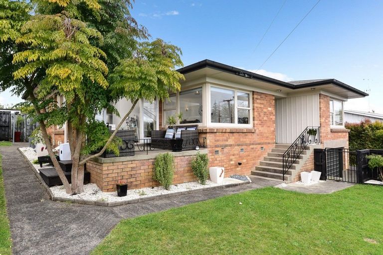 Photo of property in 99 Storey Avenue, Forest Lake, Hamilton, 3200