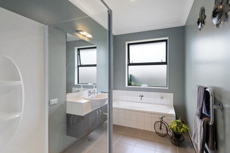 Photo of property in 4 Benjamin Mountfort Close, Hillmorton, Christchurch, 8024