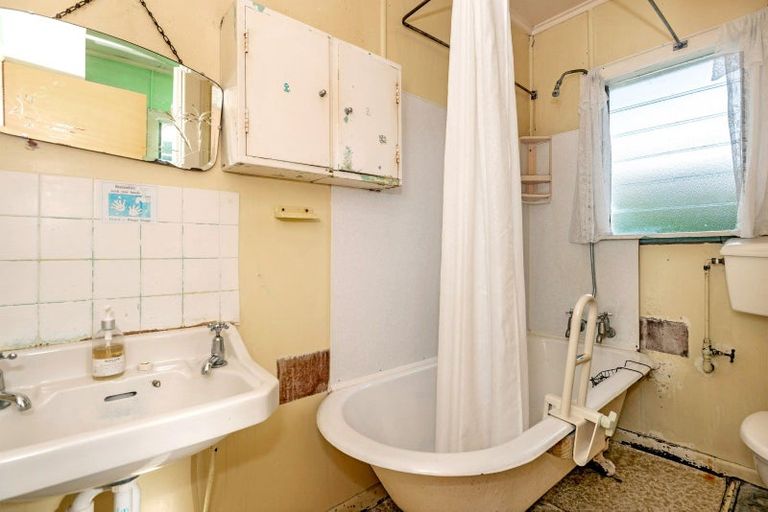 Photo of property in 104 Iranui Road, Inner Kaiti, Gisborne, 4010