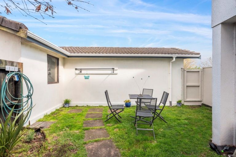 Photo of property in 2/18 Carnot Street, Glenholme, Rotorua, 3010