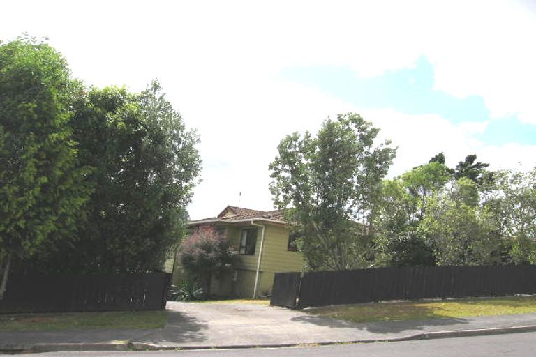 Photo of property in 3 Thistledew Place, Bayview, Auckland, 0629
