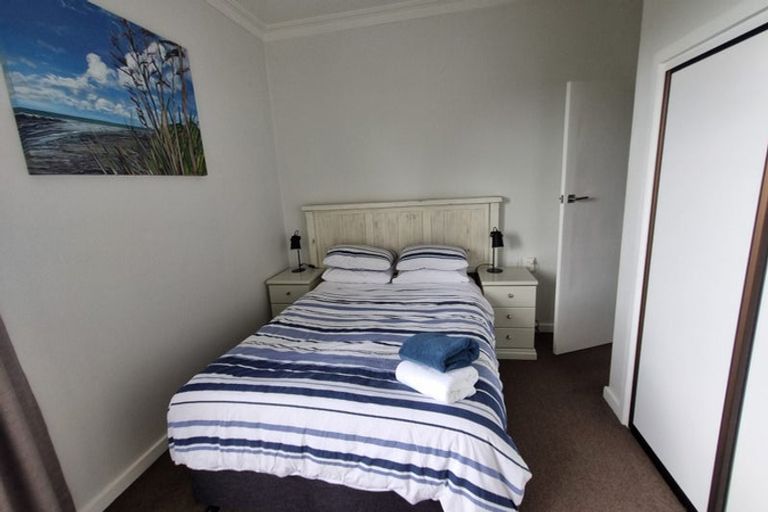 Photo of property in 9 South Road, Moturoa, New Plymouth, 4310