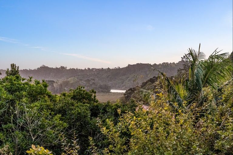 Photo of property in 4 Redfern Lane, Glenfield, Auckland, 0629