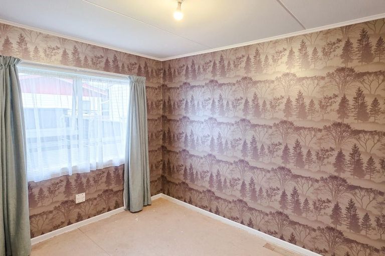 Photo of property in 2b Ipswich Grove, Wainuiomata, Lower Hutt, 5014