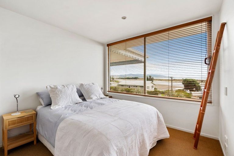 Photo of property in 14 Oraka Road, Mahia, Nuhaka, 4198