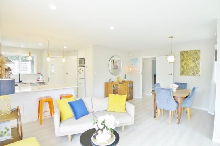 Photo of property in 25a Lidcombe Place, Avondale, Auckland, 1026