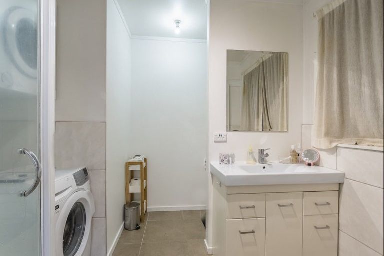 Photo of property in 51 Hawker Street, Mount Victoria, Wellington, 6011