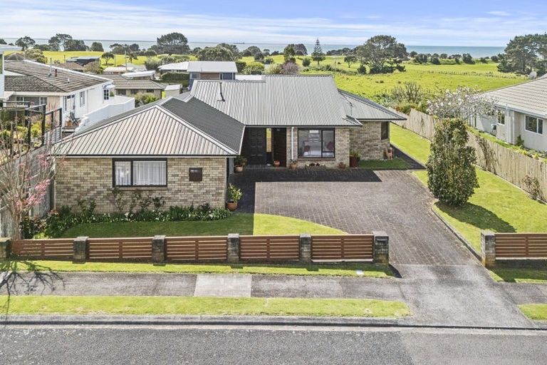 Photo of property in 9 Chatswood Grove, Fitzroy, New Plymouth, 4312