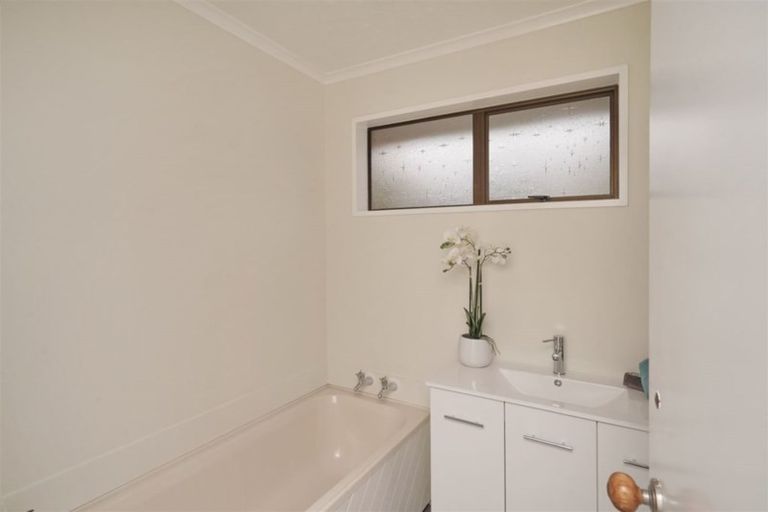 Photo of property in 8 Ridder Place, Halswell, Christchurch, 8025