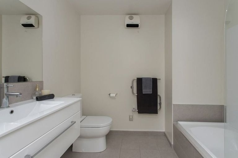 Photo of property in 9a Pavilion Crescent, Hillmorton, Christchurch, 8024