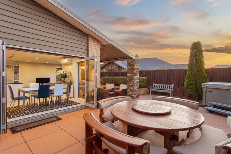 Photo of property in 16 Glen Oaks Drive, Northwood, Christchurch, 8051