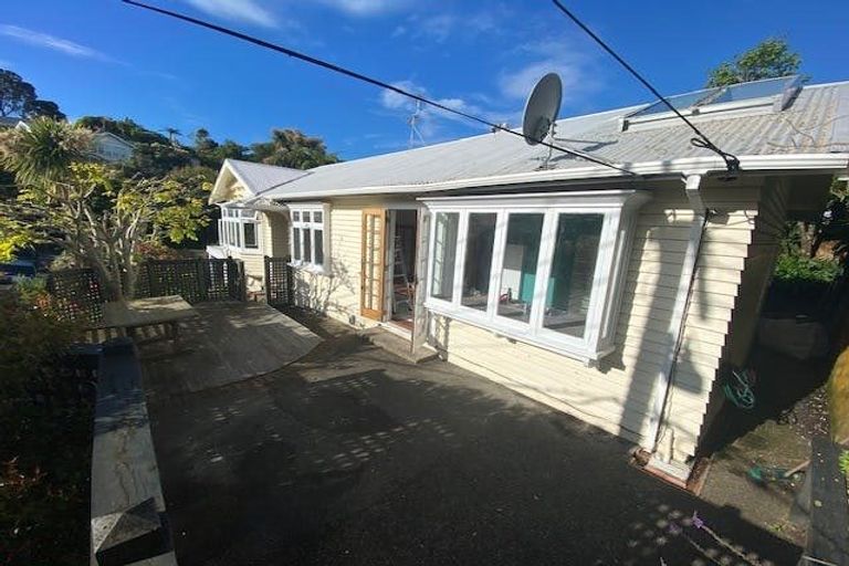 Photo of property in 21a Putnam Street, Northland, Wellington, 6012