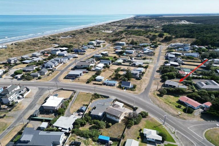 Photo of property in 3 Brown Terrace, Foxton Beach, Foxton, 4815