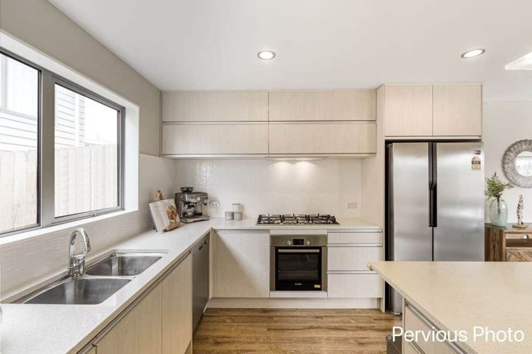 Photo of property in 18 Celeste Place, Totara Vale, Auckland, 0627