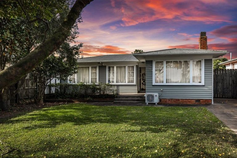 Photo of property in 69 Taikata Road, Te Atatu Peninsula, Auckland, 0610