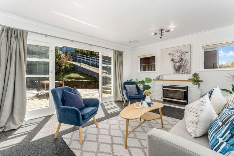 Photo of property in 13 Tainui Terrace, Tawa, Wellington, 5028