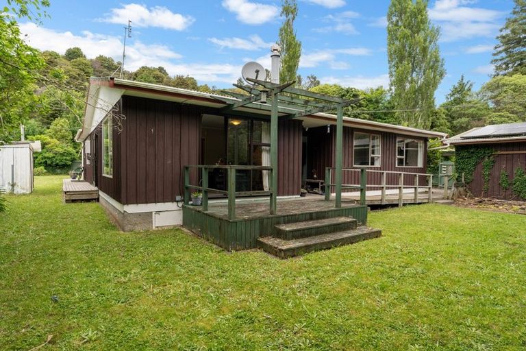 Photo of property in 3 Rata Street, Birchville, Upper Hutt, 5018