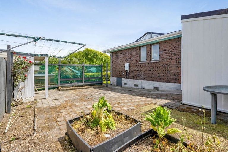 Photo of property in 1/7 Mahoe Street, Strandon, New Plymouth, 4312
