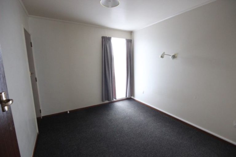 Photo of property in 6 Tiraumea Street, Palmerston North, 4410