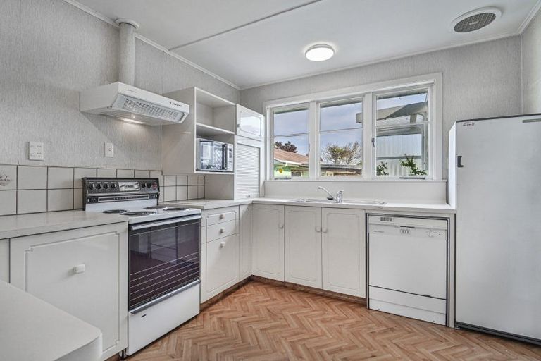 Photo of property in 10 Cornwall Road, Taradale, Napier, 4112