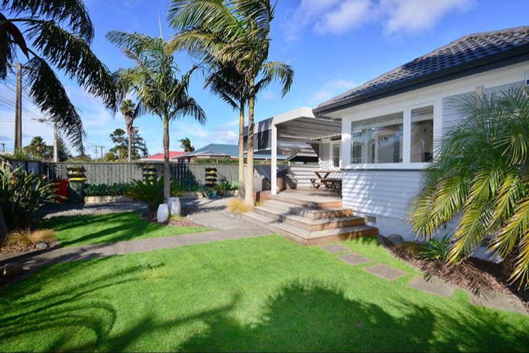 Photo of property in 40 Centreway Road, Orewa, 0931