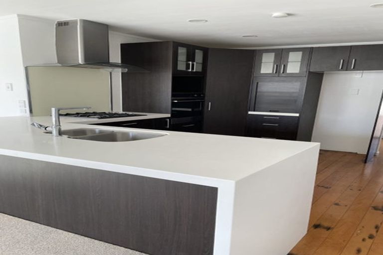 Photo of property in 63 Knights Road, Rothesay Bay, Auckland, 0630