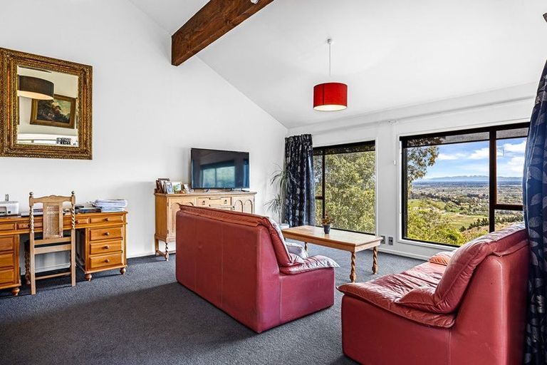 Photo of property in 12 Pentre Terrace, Cashmere, Christchurch, 8022