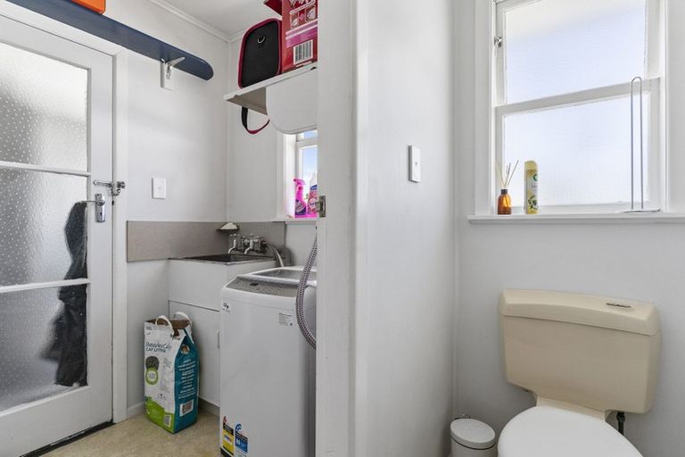 Photo of property in 260 Hepburn Road, Glendene, Auckland, 0602