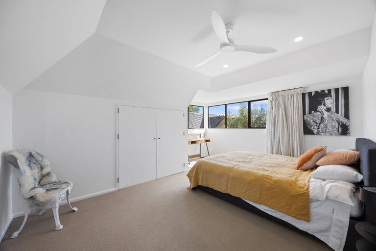 Photo of property in 75b Aikmans Road, Merivale, Christchurch, 8014