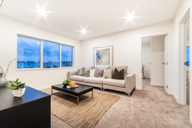 Photo of property in 25 Toanui Road, Hobsonville, Auckland, 0616