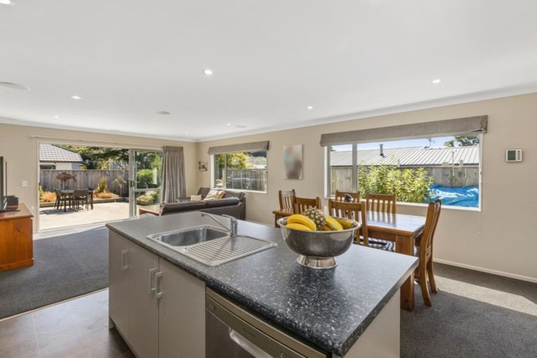 Photo of property in 10 Poppy Watts Grove, Stokes Valley, Lower Hutt, 5019
