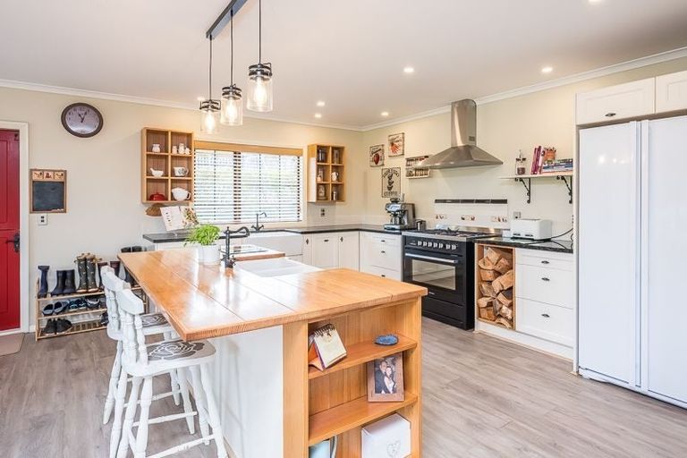 Photo of property in 178 Main Road South, Raumati South, Paraparaumu, 5032