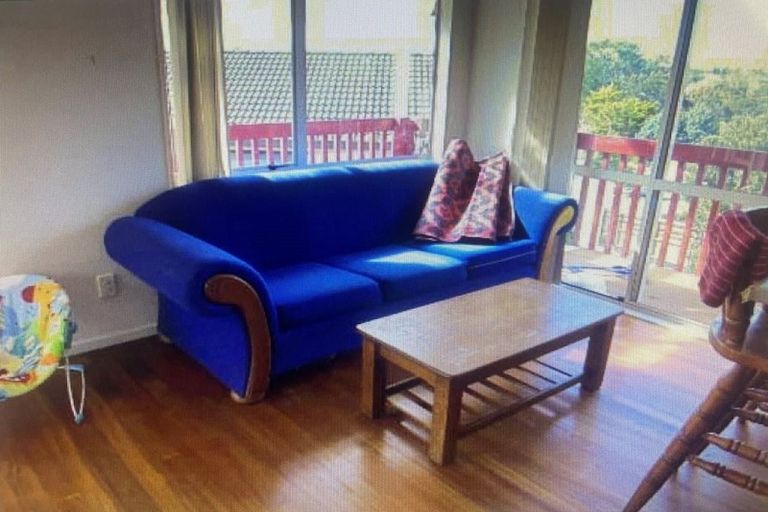 Photo of property in 7 Stockton Place, Glendene, Auckland, 0602