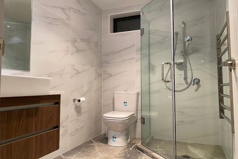 Photo of property in 4a Hauraki Crescent, Pinehill, Auckland, 0632