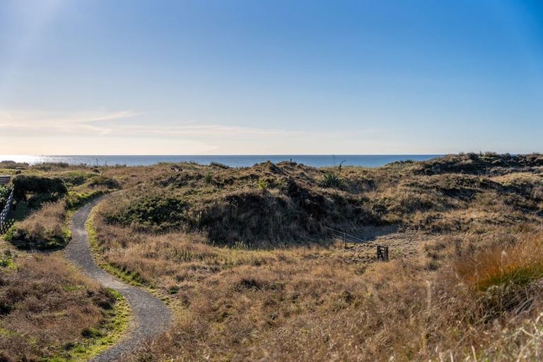 Photo of property in 36 Raukawa Road, Peka Peka, Waikanae, 5391