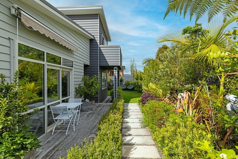 Photo of property in 35 Waione Avenue, Athenree, Waihi Beach, 3177