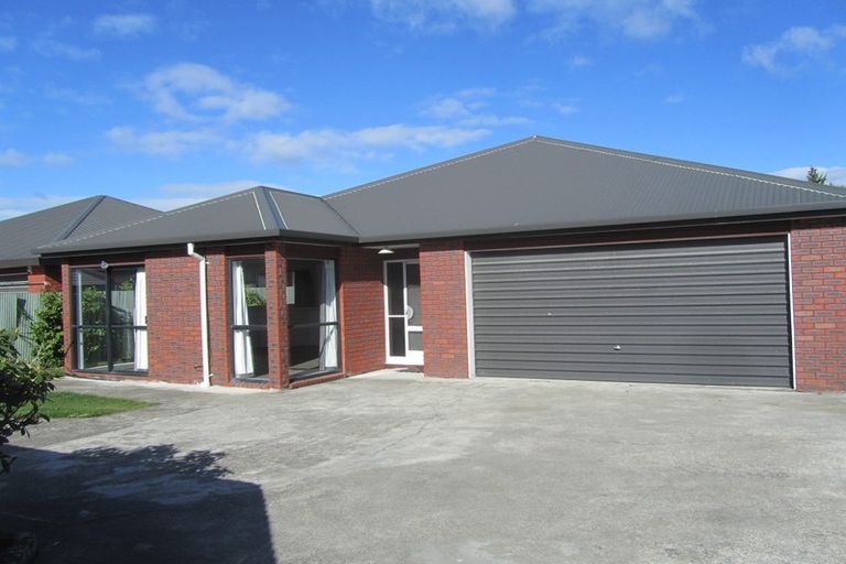 Photo of property in 22a Dunedin Street, Redwood, Christchurch, 8051