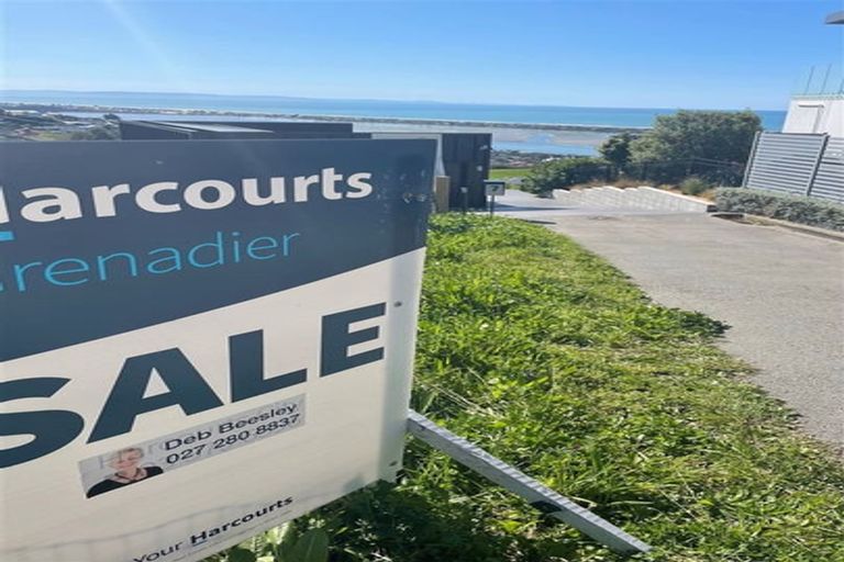 Photo of property in 6 Francis James Lane, Redcliffs, Christchurch, 8081