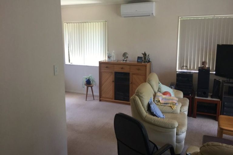 Photo of property in 21 Kristin Lane, Albany, Auckland, 0632