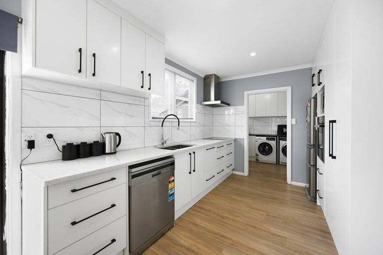 Photo of property in 22 Willis Street, Bader, Hamilton, 3206