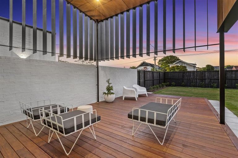 Photo of property in 22 Normans Road, Strowan, Christchurch, 8052