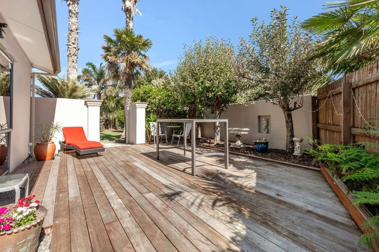 Photo of property in 8 Piha Close, Papamoa Beach, Papamoa, 3118