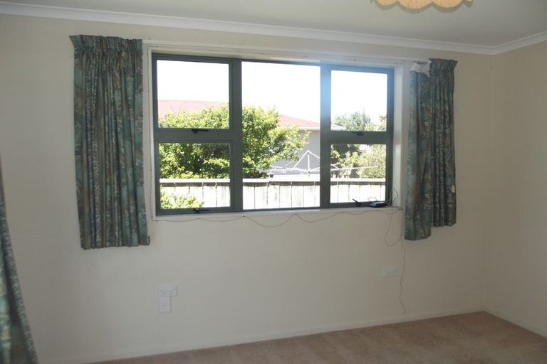 Photo of property in 2 Park Avenue, Titahi Bay, Porirua, 5022