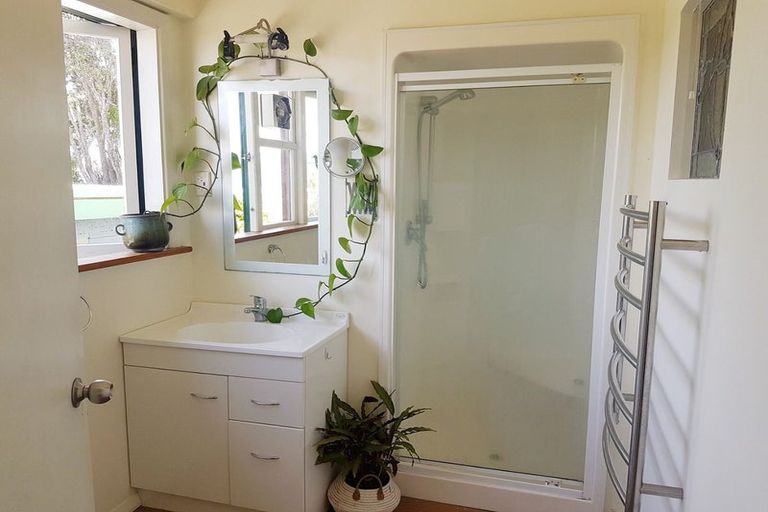 Photo of property in 2 Akatea Road, Korokoro, Lower Hutt, 5012