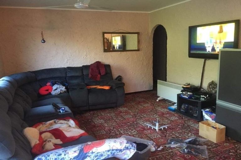 Photo of property in 1/24 Karaka Street, New Lynn, Auckland, 0600